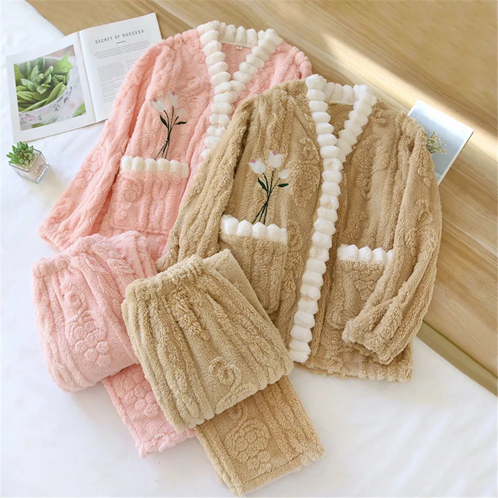 

Thickened Warm Flannel Women Sleepwear Homewear for Winter V-Neck Tops and Trousers Nightwear Loungewear Two-Piece Set Pajamas