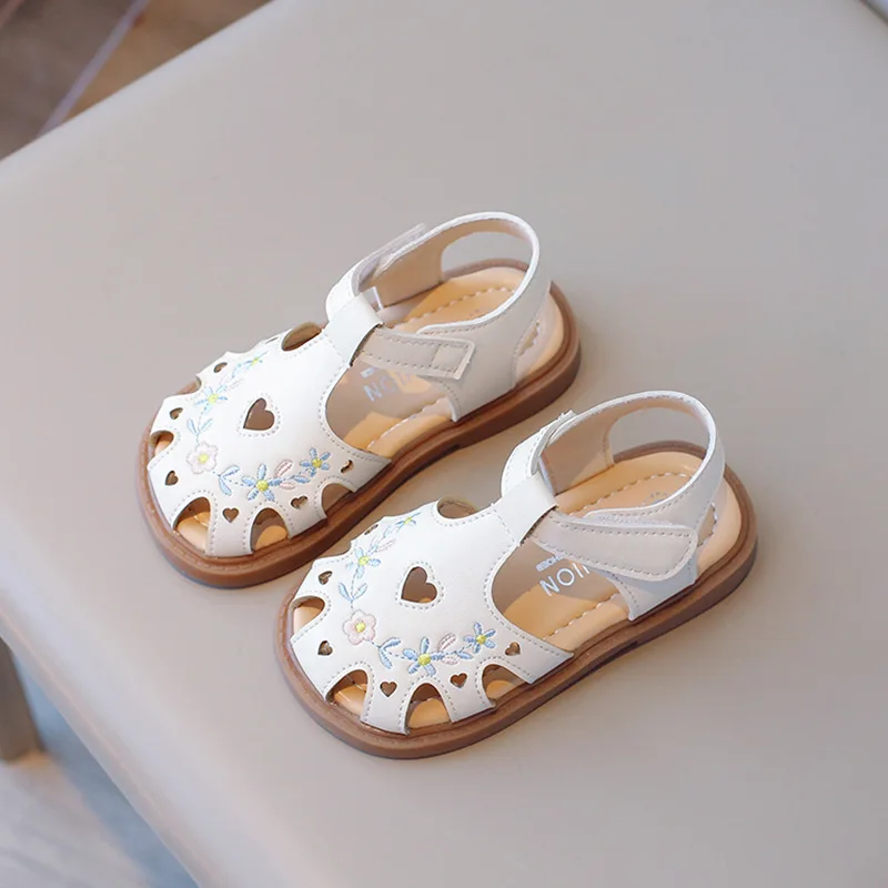 Embroidered Closed Toe Soft Sole Chinese Style Flats Princess Shoes Girl Baby Sandals