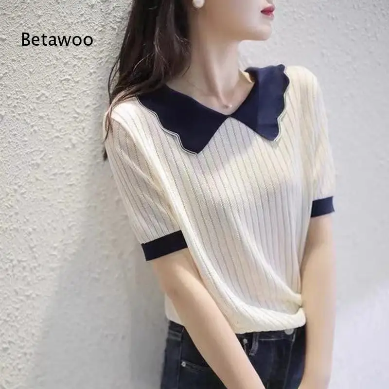 Women's Short Sleeve Knit Top with Contrast Peter Pan Collar, Lightweight Summer Blouse for Casual Daily Wear and Layering
