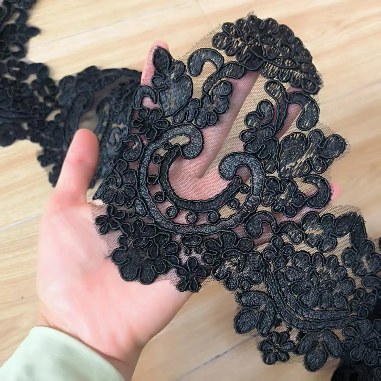 

Delicate 5 Yards Black Cording Fabric Flower Venise Venice Mesh Lace Trim Applique Sewing Craft for Wedding Dec. 16cm wide