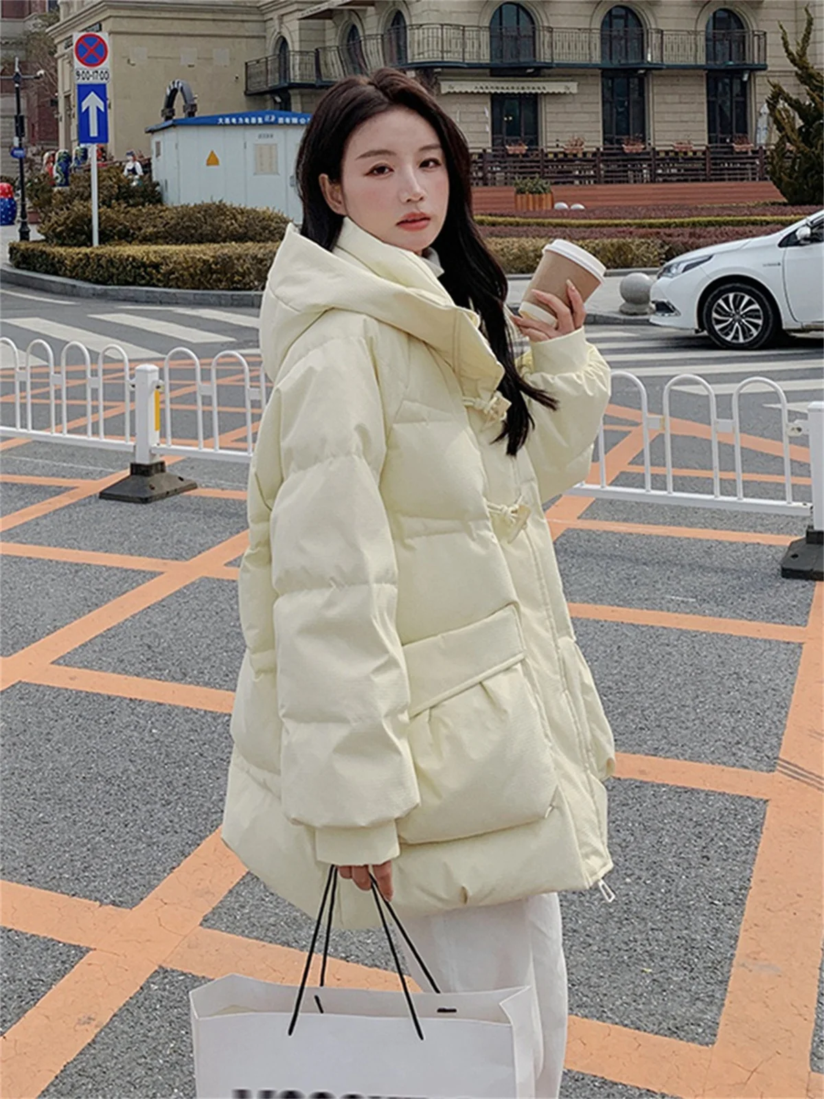 College Style Cream Yellow Down Jacket Women's Winter Short 2022 New Fashion Western-Style Bread Jacket White Duck Down Jacket