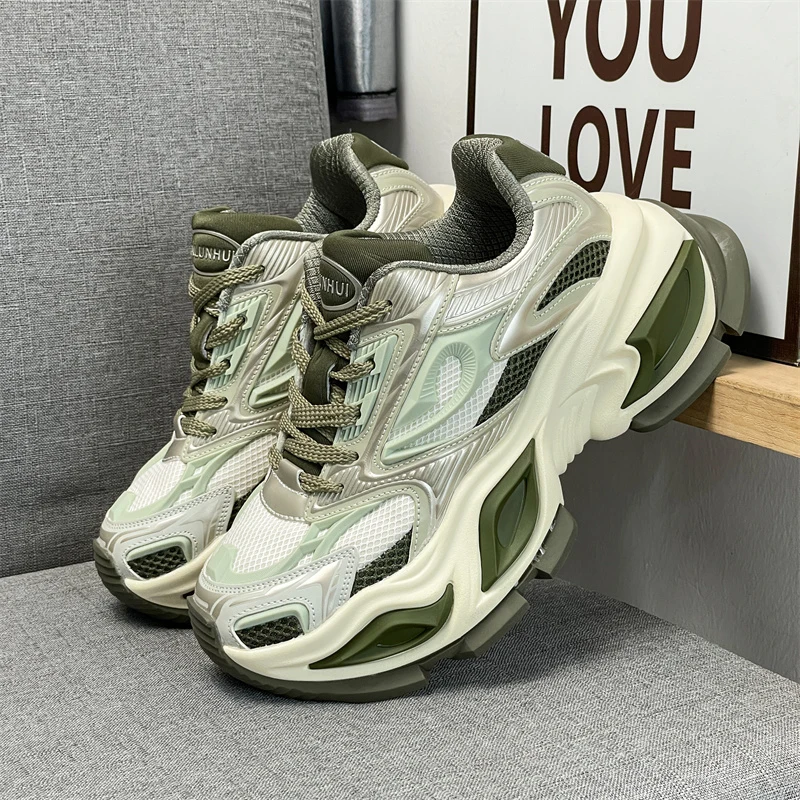 

Модные мужские кроссовки для бега, стильные, трендовые и удобные в носке, подходят для ежедневных поездок на работу и для занятий спортом в помещении.