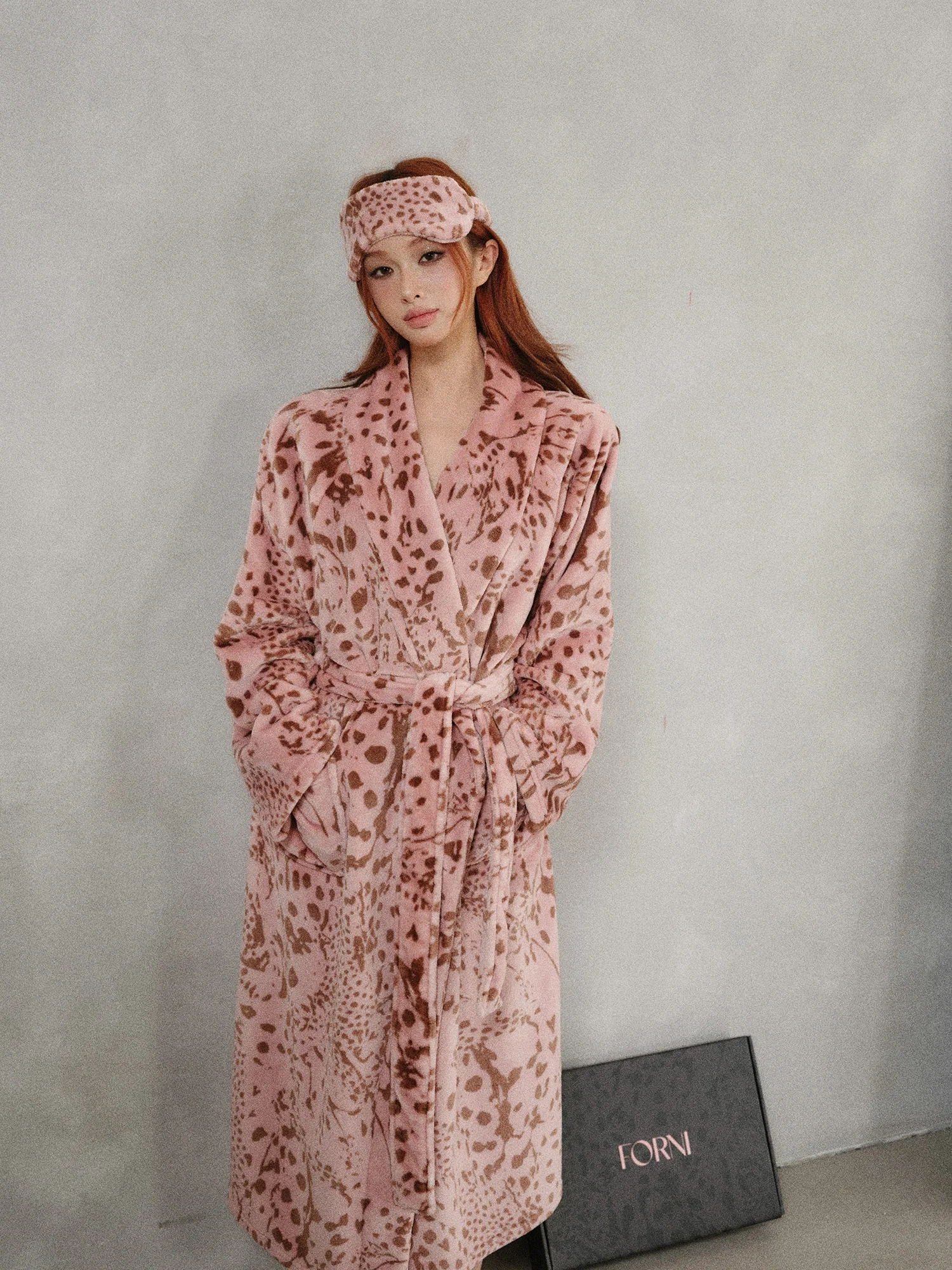 

FORNIYOYO Women's Plu Sp Robe Leopard Print V-Ne Long Sve Lightweight Soft Home Coat Belted Thiened Polyester