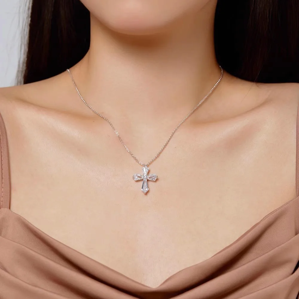 

Hot-Selling Crystal Byzantine Cross Pendant Necklace for Women New Elegant Goddess Rhombus Diamond Necklace