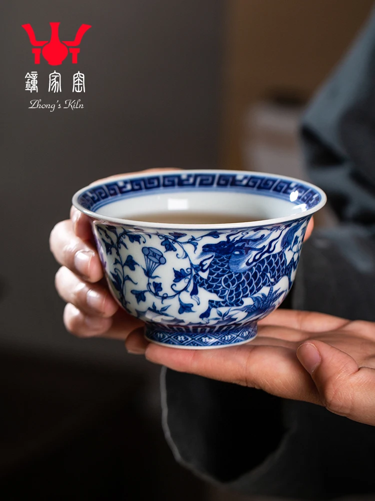 

Zhongjia Kung Fu Tea Jingdezhen Fully Handmade Blue And White Firewood Kiln Qilin Xian Rui Entangled Lotus Master Cup