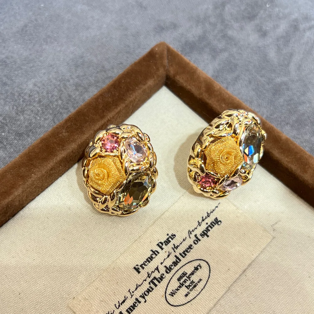 ins wind cross-border European and American earrings female bohemian wind oval alloy flower colored diamond stud earrings temper