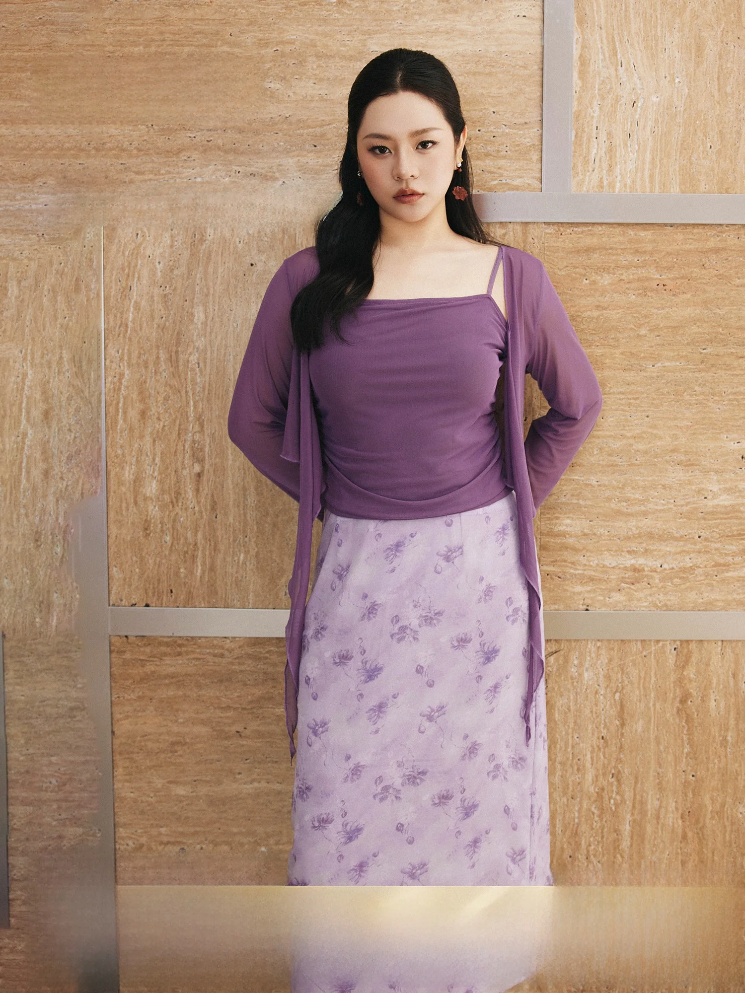 

Прохладный легкий летний бархатный легкий кардиган-майка с принтом Me и гортензией, облегающий комплект с юбкой Faion