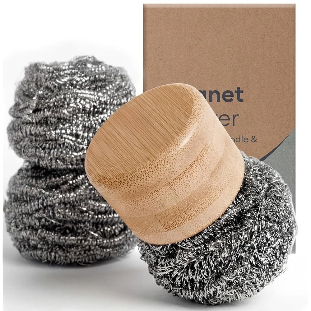 

Magnetic Scourer – Rust-Free Stainless Steel Scrubber with FSC-Certified Bamboo Handle, 3 Replacement Pads, for Cast Iron, P