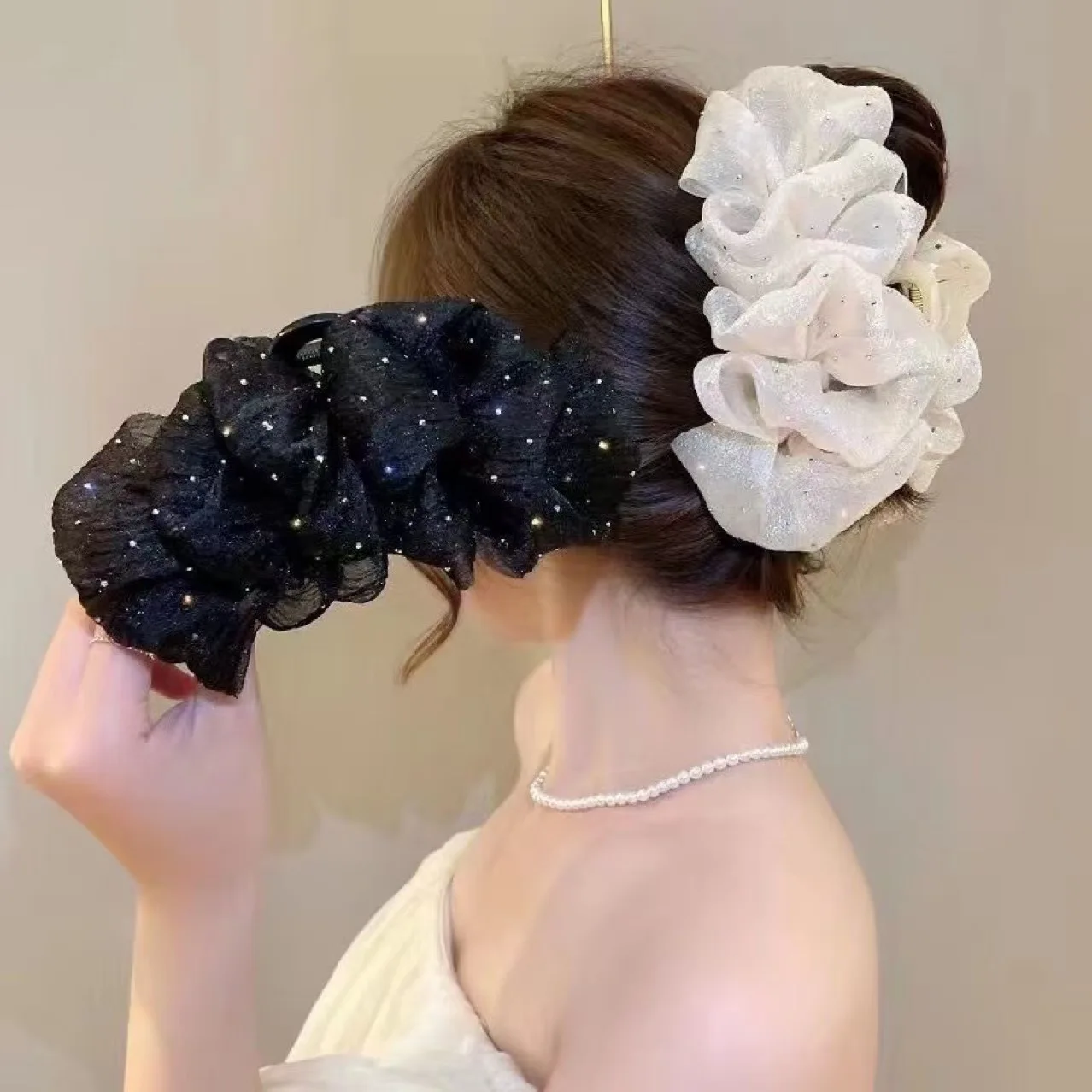 1Pcs/Princess Polka Dot Star Bubble Hair Clip for Girls Back of Head Bun Hairdo Butterfly Knot Hair Accessory Shark Clip Hairpin