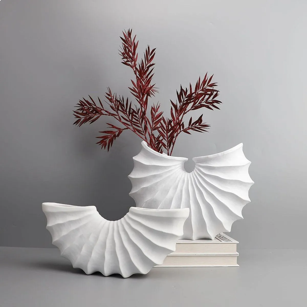 European White Resin Handmade Fan-Shaped Conch Flower Arrangement Modern Home Decor