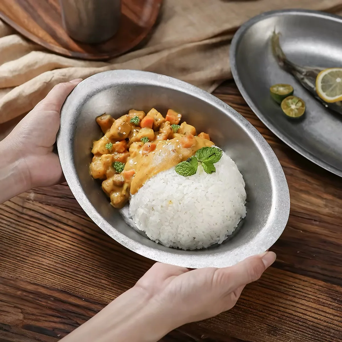 Retro-Style Stainless Steel Food-Grade Western-Style Dinner Plate, Irregular Bowl, American-Style Tableware, Light Food Salad Bowl, Barbecue Plate, Deep Plate, Fruit Salad Plate 1/4Pcs
