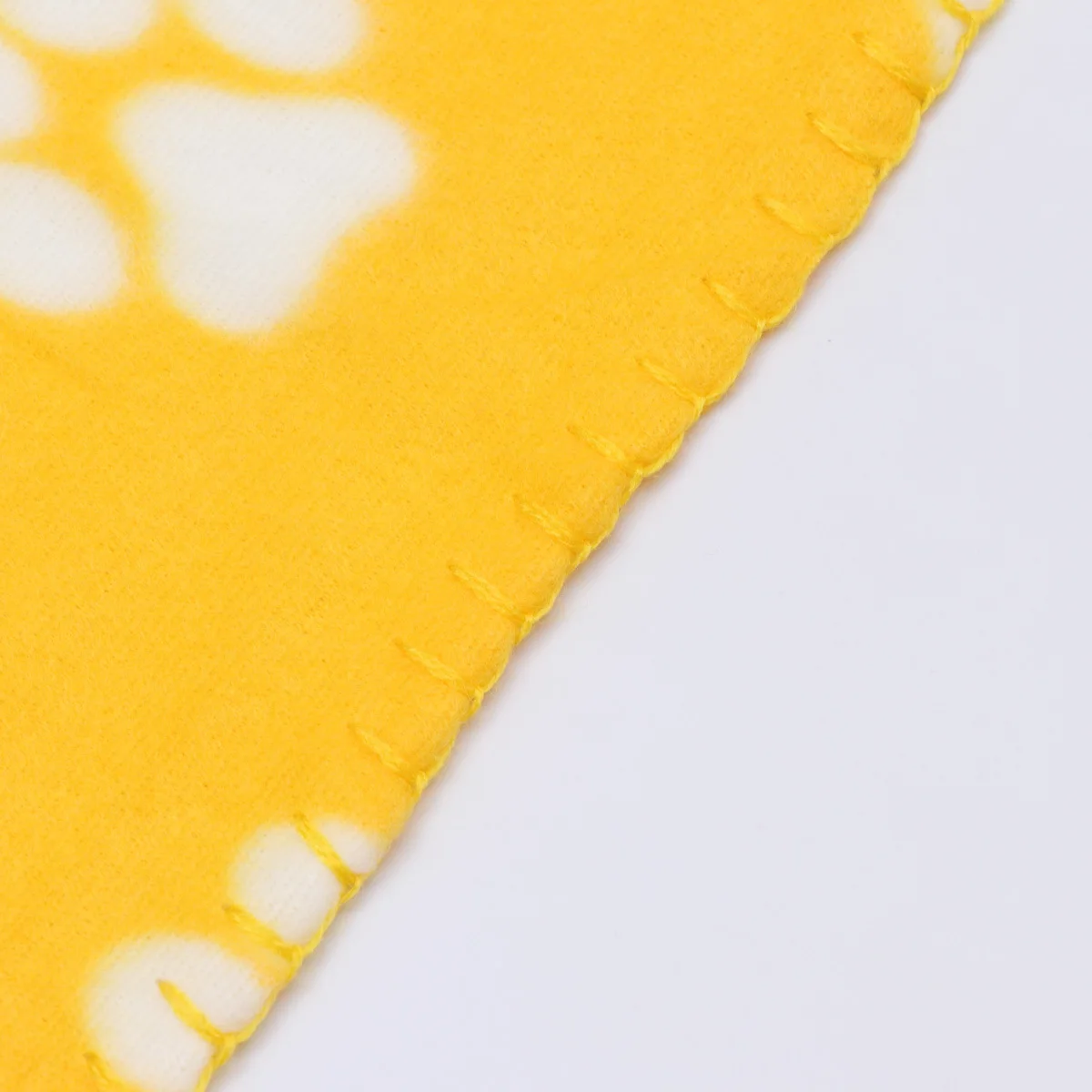 

Pet Blanket 60x70cm Double-Sided Fleece No Shedding Non-Fading for Dogs Cats Animals Ultra-Soft Comfortable Yellow White Paws