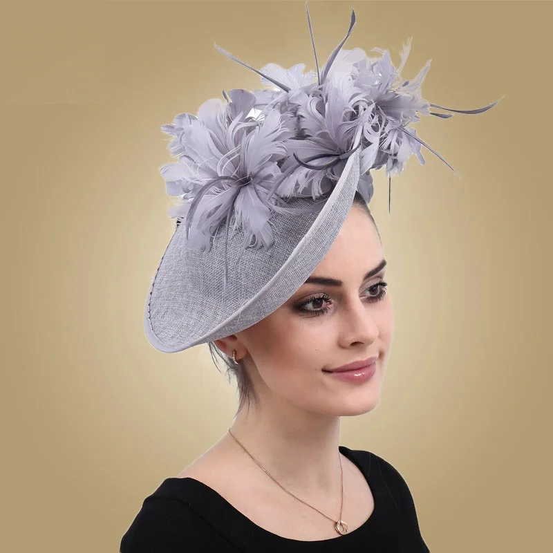 Fascinators Grey Church cappello Sinamay con cappelli Fedora di piume per le donne Derby Cocktail Party Bridal Ladies Church Hats