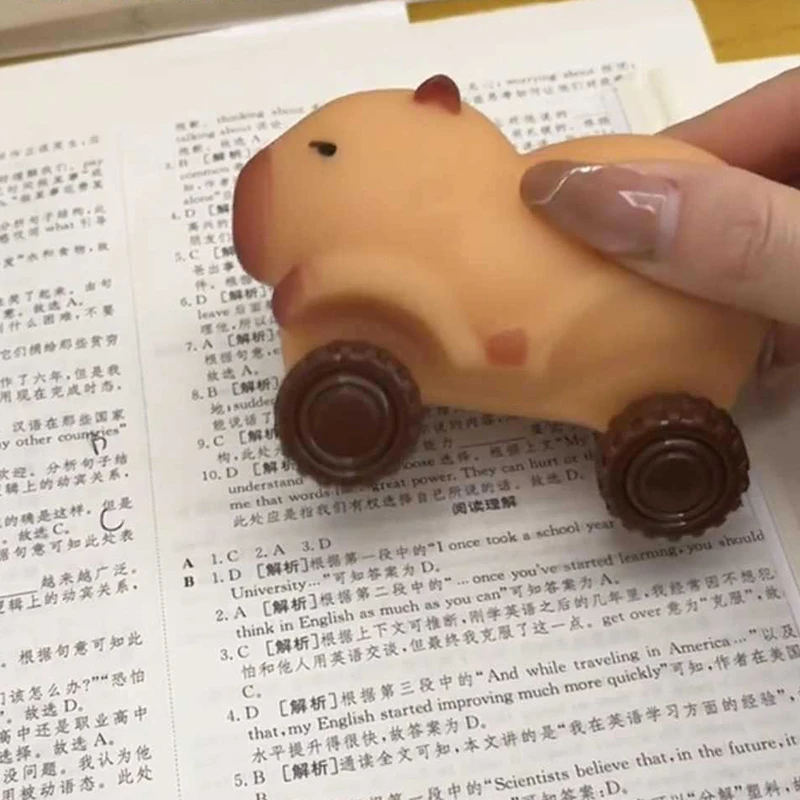 1PC Capybara Squeeze Toy Fidget Toy With Wheels Creative Portable Vent Toy Cozy Funny Pinch Toy For Kids Adults