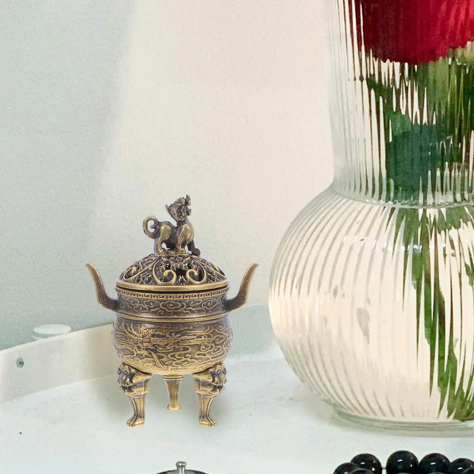 Mini Copper Incense Burner Three-Legged Dual Handle Lid Vintage Feng Shui Aromatherapy Ornament Home Office Chinese Style