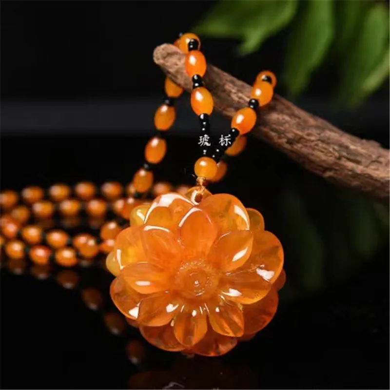 Chinese Yellow Beeswax Sweater Necklace Water Drop Flowers Gourd Leaves Amber Pendant Necklace Men Women Jewelry Sweater Chain