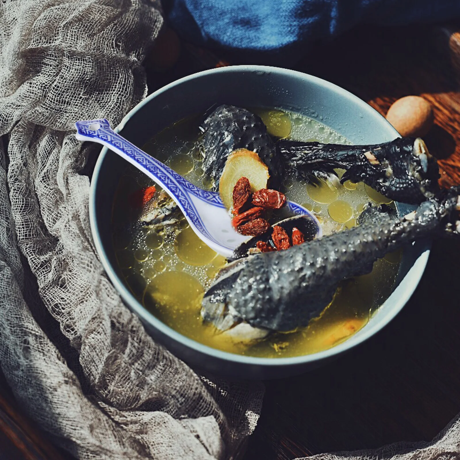 

Large Ceramic Soup Spoon Blue and White Design Chinese Style Stirring Spoon for Dining Bar Party Serving Tableware Asian Spoons