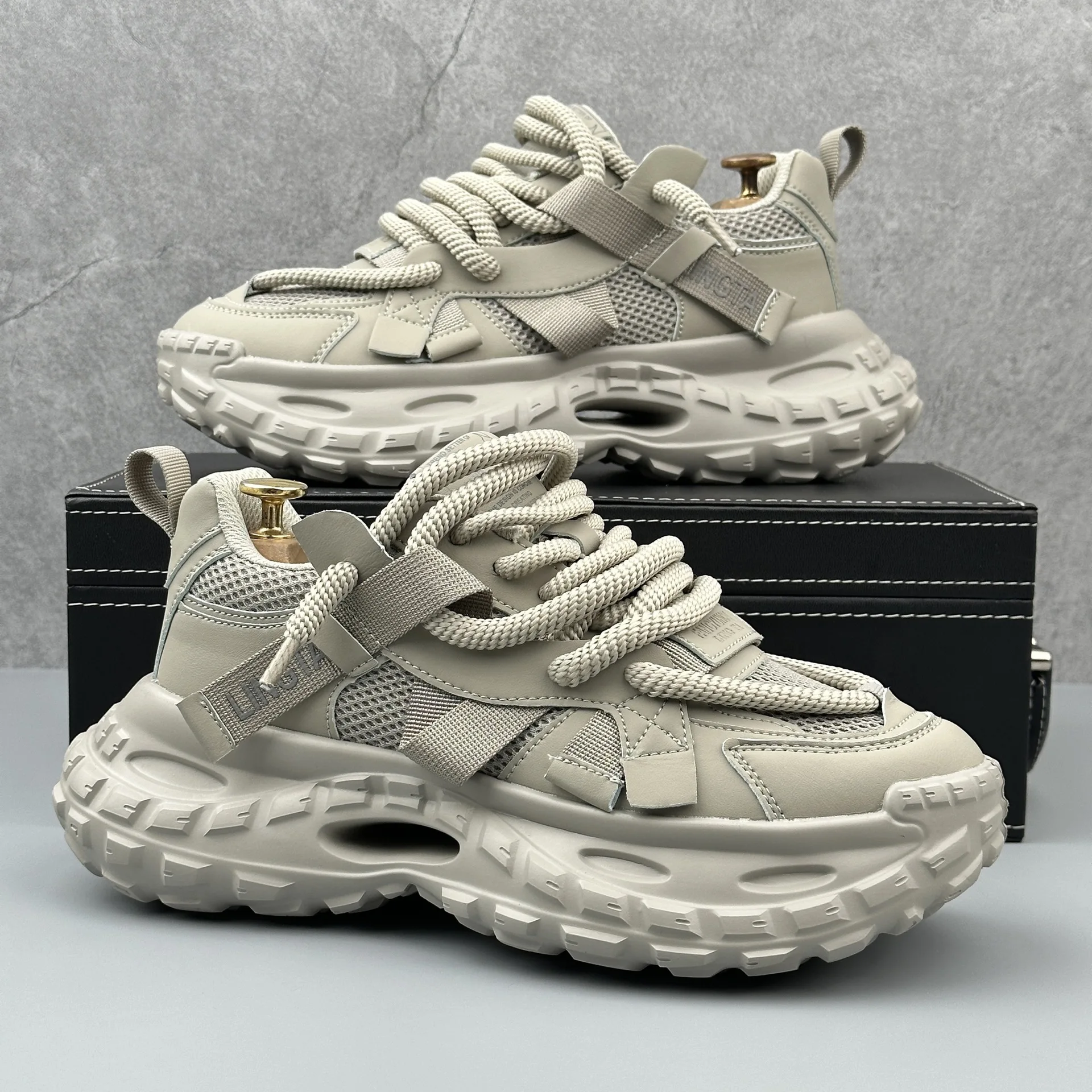 Casual Thick Bottom Dad Sports Shoes Men's Autumn Winter New Style Sporty Comfortable Mesh Lined Heightening round Toe Shoes