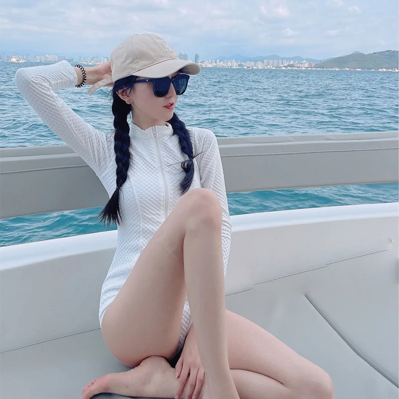 

New Women's One-Piece Swimsuit Long Sve Thermal Spring Bath Pure Color Belly Covering Slimming INS Famous Model