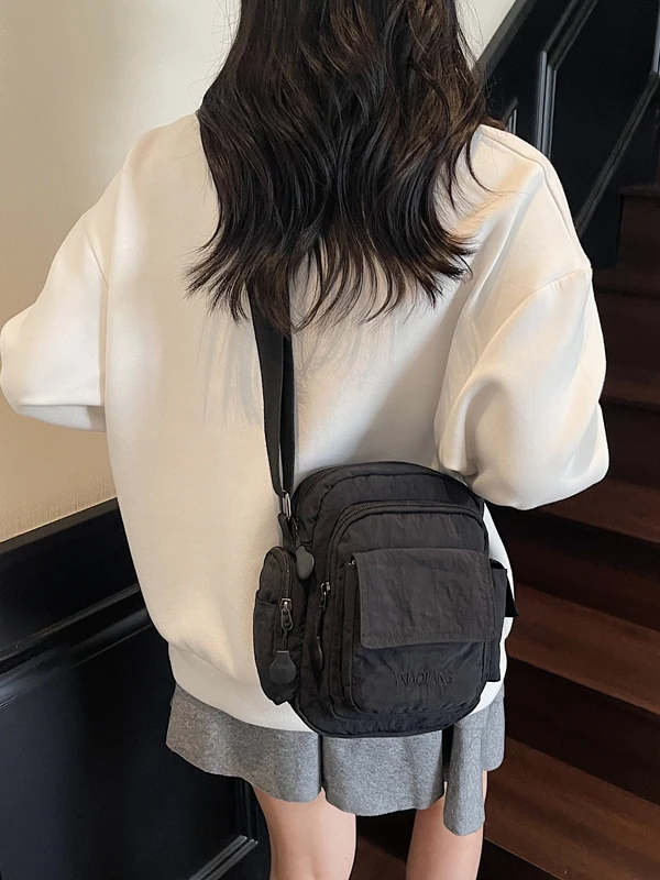 bolsa-crossbody-de-nylon-casual-feminina-bolsa-de-ombro-leve-e-a-prova-d'agua-para-celular-2025-novo-sle-versatil