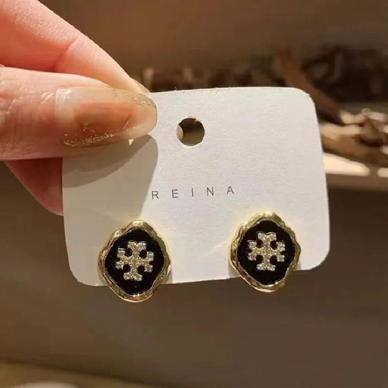 New Simple Delicate Snowflake Stud Earrings For Women 925 Silver Needle Ear Piercing Body Jewelry Daily Wear Jewelry Girls Gift image 3