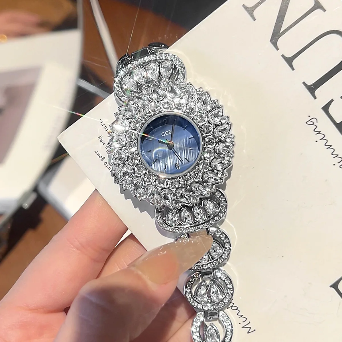 UTHAI CQ443 Fashionable Luxury Starry Sky Bracelet Women Watch Beimu Exquisite Quartz Watch Casual Clock Gift, Watches for Woman