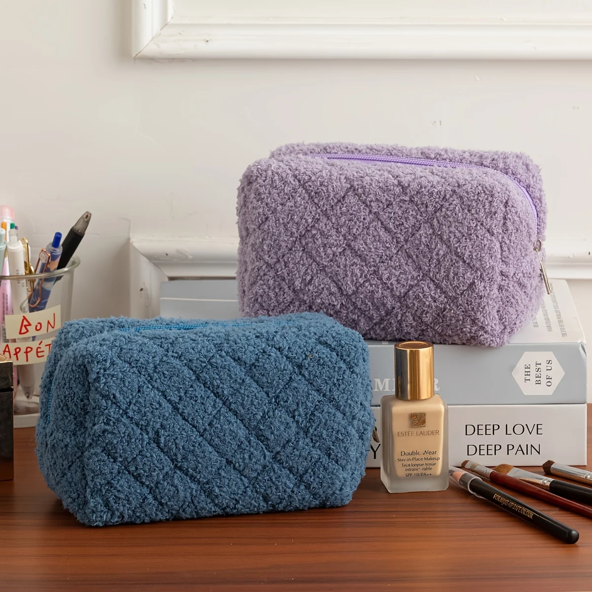 1 Plush Makeup Bag |   Cosmetic Storage Bag – Japanese and Korean Style Pattern Design, Large Capacity and Durable Fabric |   Zipper Closure Design, Available in Various Colors, Suitable for Travel, Bathroom, and Home Storage – an Excellent Gift Choice for Women and Mothers.
