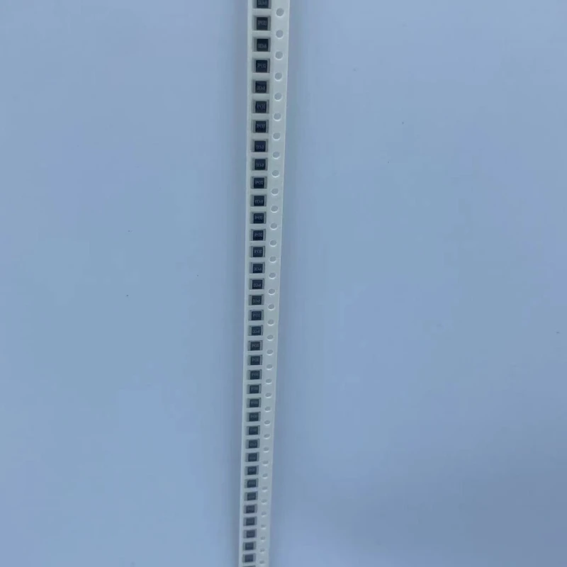 5000Pcs/Lot 1206 0.68Ω 0.7Ω 0.71Ω 0.72Ω 0.75 0.8Ω 0.82Ω 0.85 0.9Ω 0.91Ω R910 0.96Ω R960 0.99Ω R990 ±1% 1/4W,SMD Chip Resistor