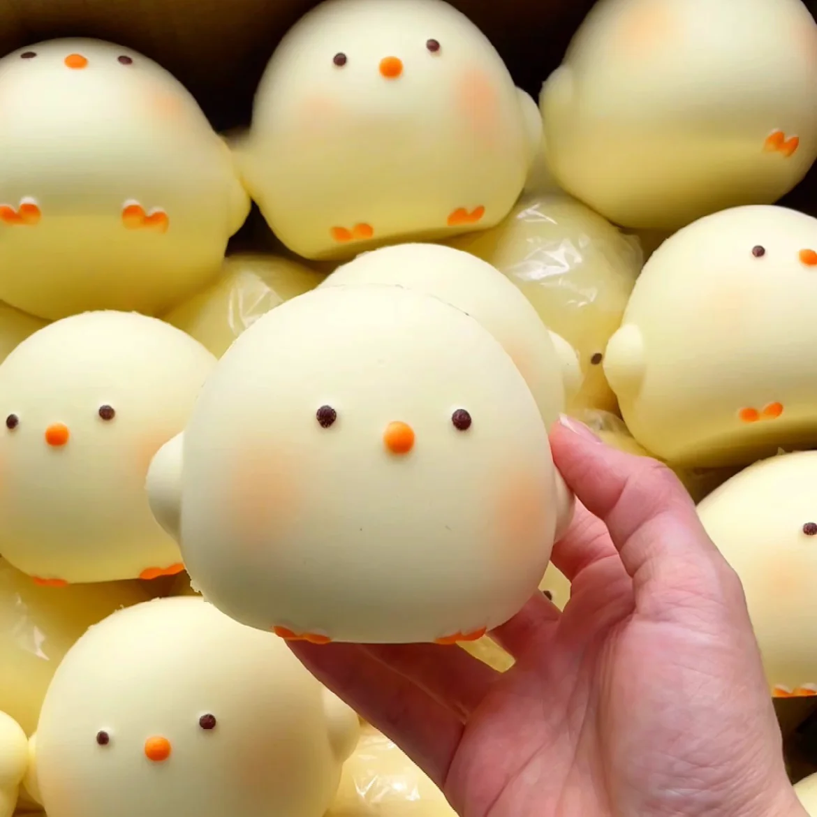 1pc Squishy Chick Slow Rebound Decompression Toy Stress-relief Kawaii Mochi Toy Popular Gifts For Students