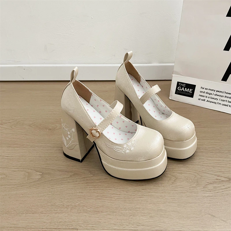 Foreign style explosion of senior Internet celebrity original waterproof platform high-heeled fashion niche design satin shoes