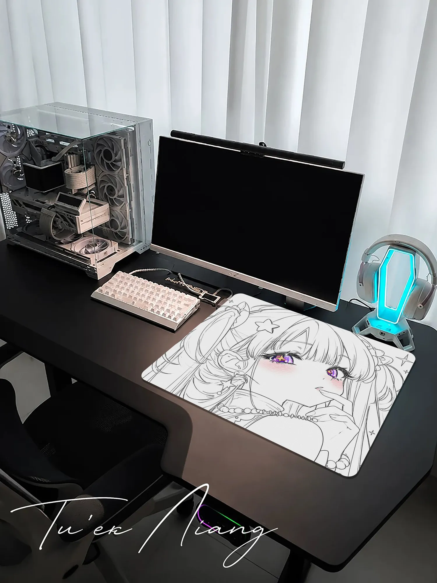Micro Etching Cute Girl Glass Gaming Mouse Pad Smooth Frosted Surface Desk Tempered Glass Mouse Pad E-Sports Table Mouse Pad