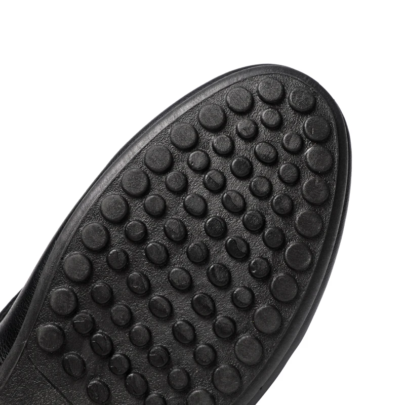 Spring and summer leisure fashion bean shoes leatherette horse buckle shoes comfortable trend work shoes black brown two-color