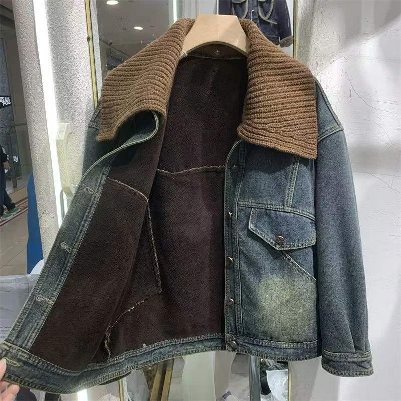 2024 Autumn And Winter Velvet Padded Denim Jacket Women's Short Top New Fashion Retro Knitted Short Warm Coat With Raw Edges Top