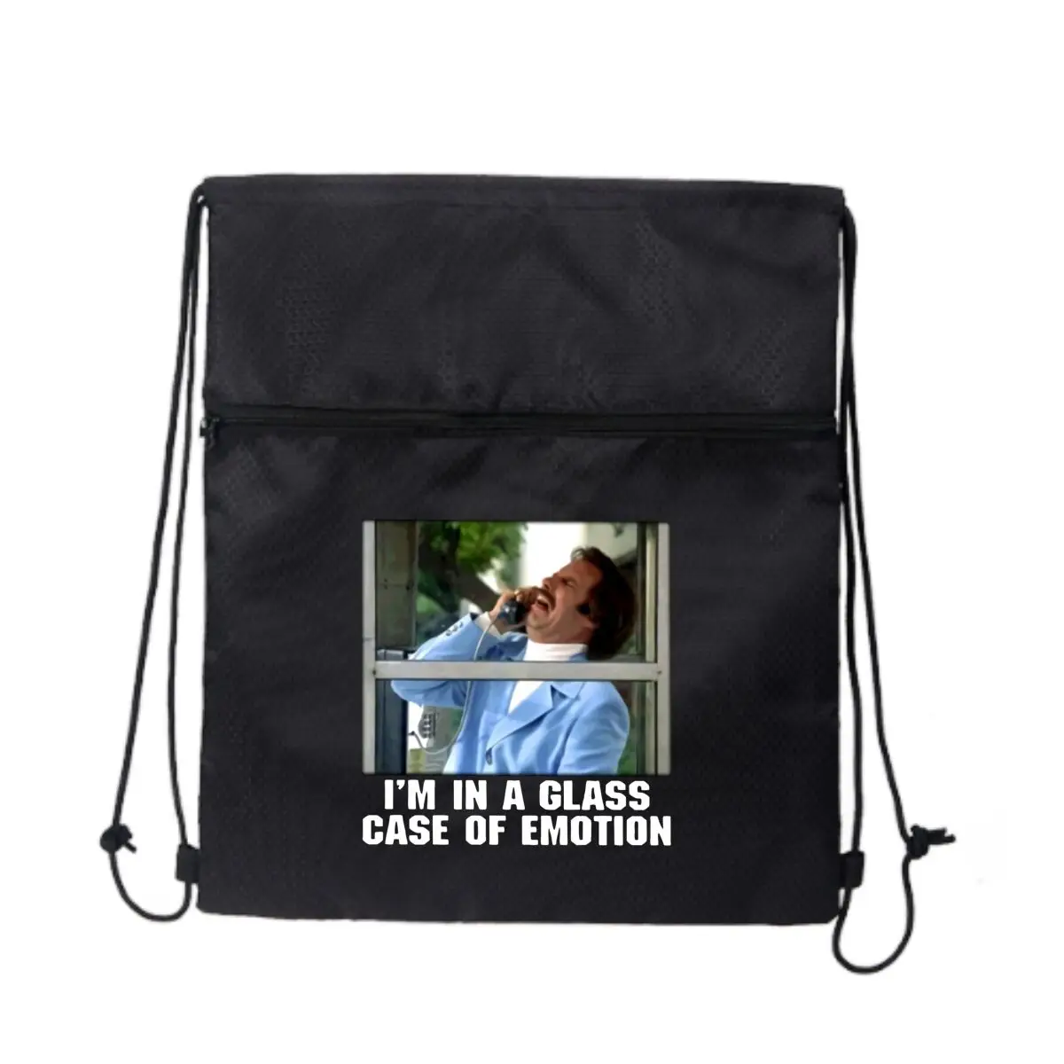 

Телефонная будка, смех, уличная одежда, сумка на молнии на шнурке: смелые принты в городском стиле