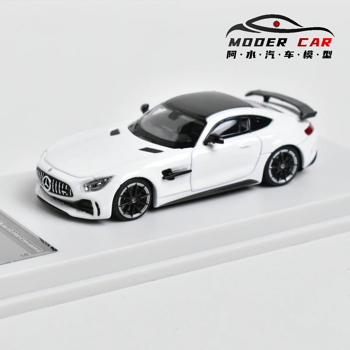 MJ 1:64 GT 1 generation C190 GTR 2017 Diecast Model Car
