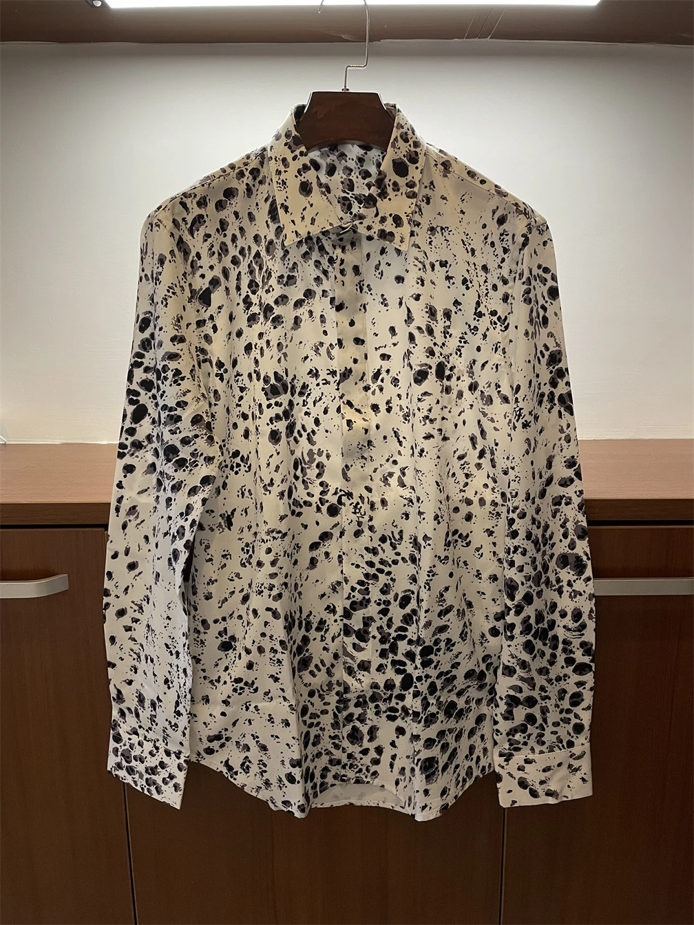 

Spring Autumn New Designer Men's High Quality Leopard Print 50%Silk Shirt Tops C317