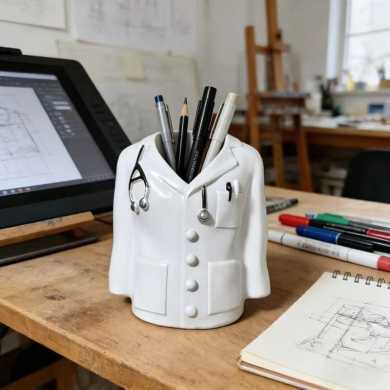 

Креативный держатель для ручек в форме медицинского халата, 1 шт., настольный органайзер в медицинском стиле, декоративная подставка для ручек для дома и офиса