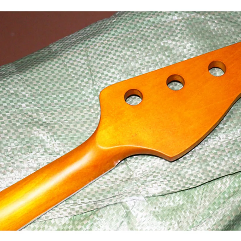 20 Bünde Reverse Headstock Ahorn 4-saitige E-Bass-Gitarrenhals mit Palisandergriffbrett, glänzende Farbe, Gitarrenteile – Detail 3