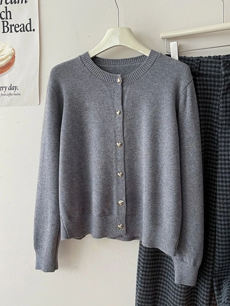 

Female Casual Solid Long Sleeve Slim Knitted Sweater Autumn Winter 2025 New Women's Retro Love Small Gold Buckle Cardigan