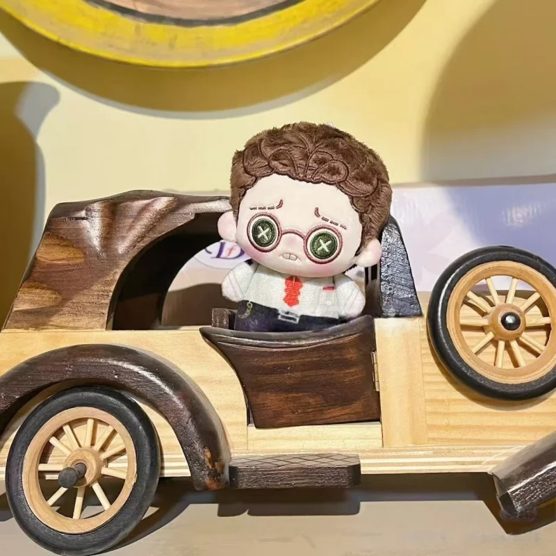 لعبة الهوية على شكل حرف V دمية فريدي رايلي من القطيفة إيما وودز جوزيف لعبة تريسي ريزنيك إيسوب كارل نورتون كامبل لوكا بالسا