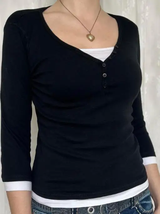 

Women T-Shirt 2026 Spring Slim Fit Fashion Y2K Classic Style Simple Button Decoration Fake Two-Piece Design Long Sleeved T-Shirt