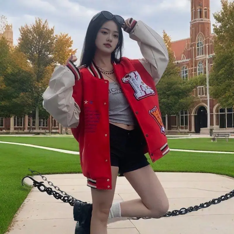 Sanrio New Style Baseball Uniform Hello Kittys Amerikanische Jacke Frühlings- und Herbststil Lose Mode Cartoon Jacke Paar Stil