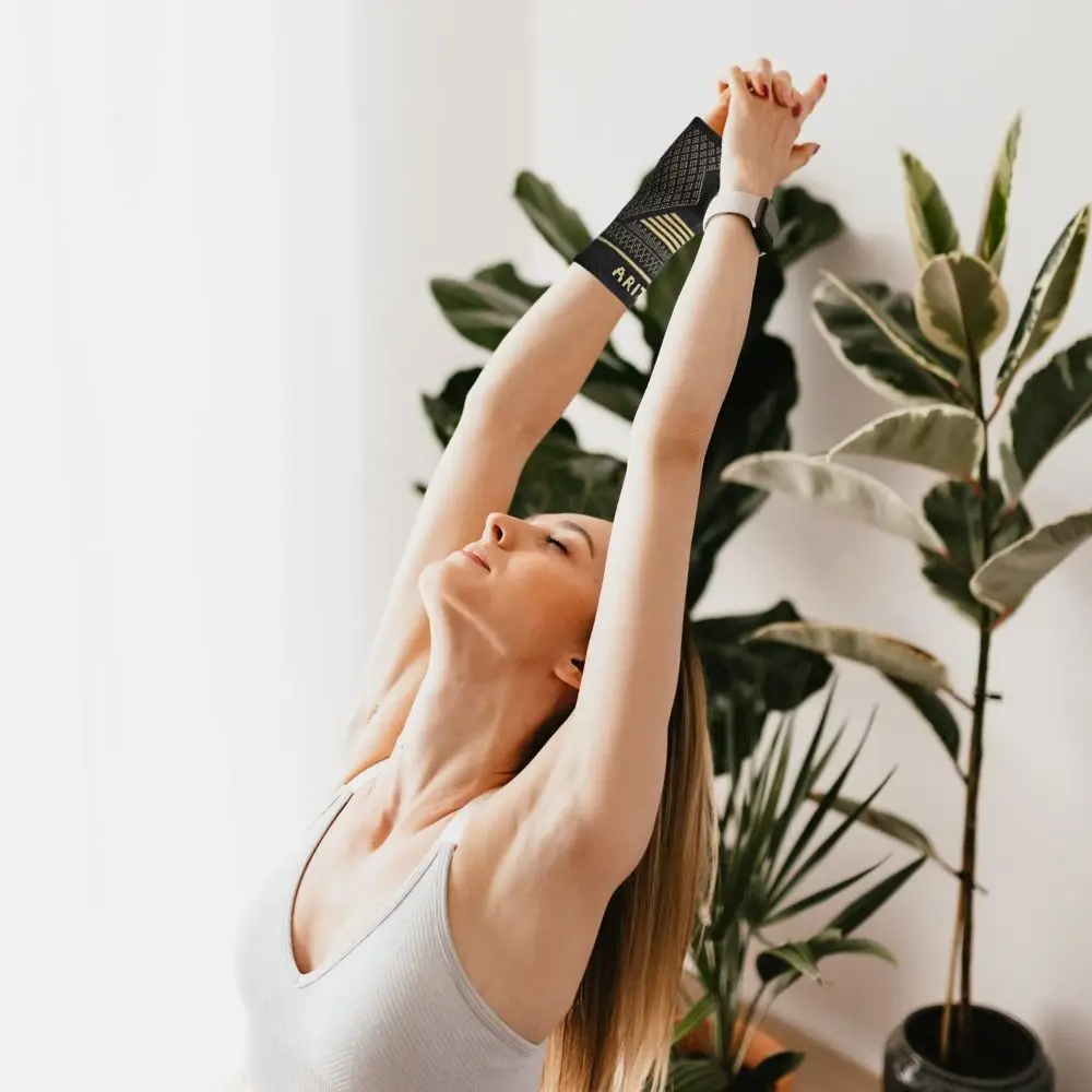 

1Pcs Breathable Black Copper Fiber Bracer Joint Brace Ultra Thin Sport Wrist Guard Elastic Wrist Sleeve Basketball