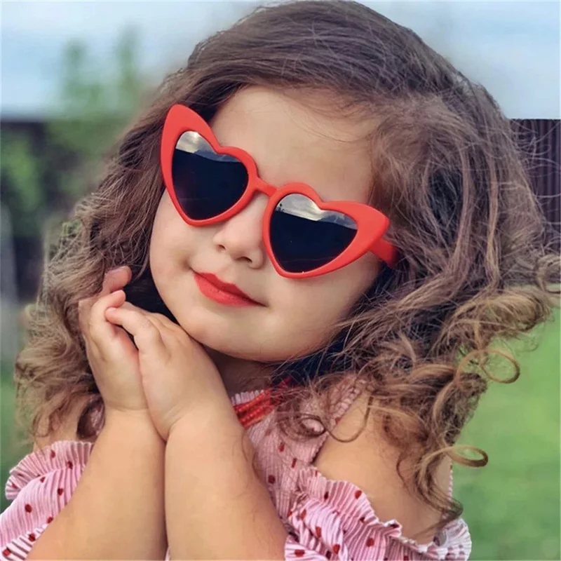 New Kids Cute Colors Sunglasses Heart Outdoor Children Lovely Personality Street Shooting Eyewear Classic Girl Boy Eyeglasses