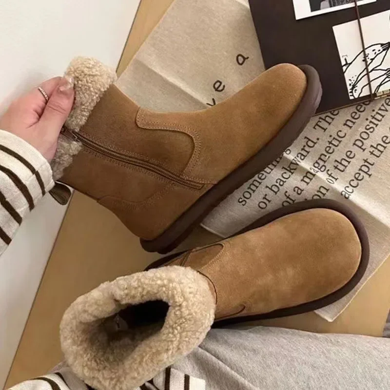 Lamb wool women's snow boots 2024 winter new thick and fleece warm zipper low heel round head British style ankle boots Uggs