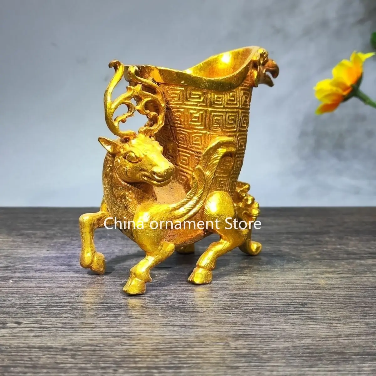 Retro copper gilt hand-carved unearthed Tang Dynasty antlers phoenix cup three-legged jazz cup wine glass ornament antique gold