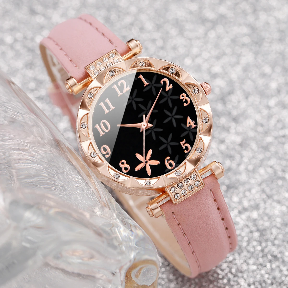 4PCS/Set Women\'s Watch Fashion Flowers Dial Quartz Watch Leather Band Wristwatches Heart Bracelets Set（Without Box）