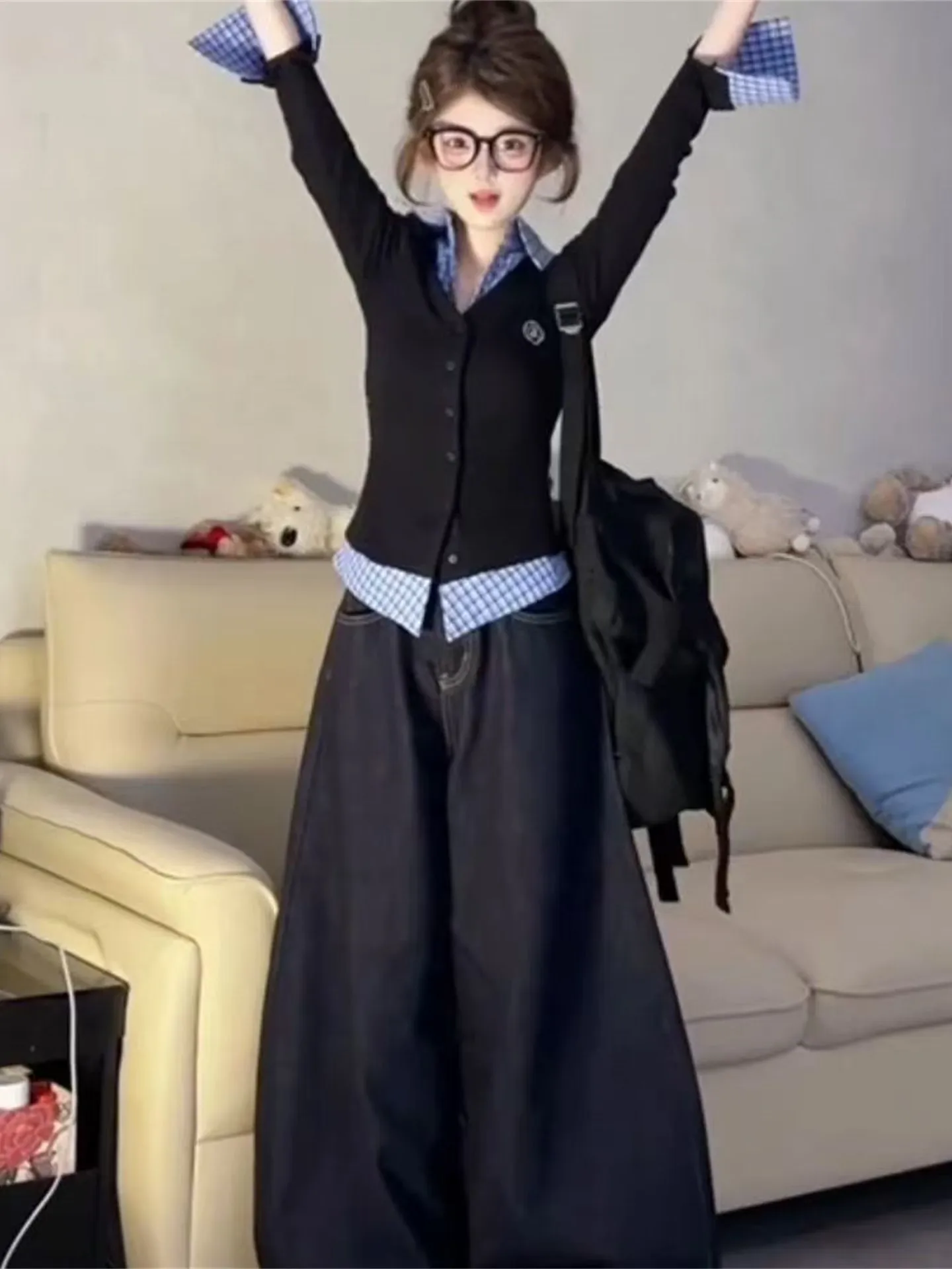 Top Feminino Slimming com Estampa Xadrez e Decote em V, Design de Primavera Único, Tamanho Pequeno, Versão Coreana para Trabalho