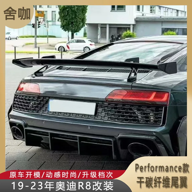 

Suitable for From 2019 to 2023, the R8 was equipped with a PERFORMANCE rear wing made of dry carbon fiber and a high-footed rear