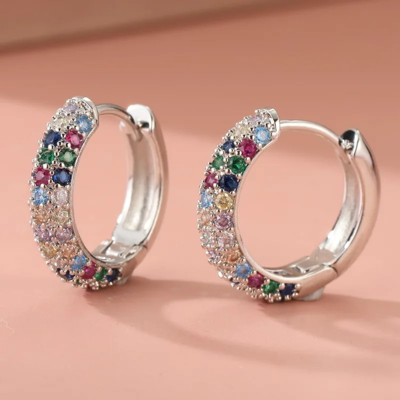 Modische Silberfarbene Runde Mini-Creolen Set Halb Eingelegte Bunte Zirkon-Ohrringe Luxuriöser Funkelnder Damenschmuck